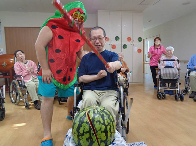 夏と言ったらやっぱりスイカ割りでしょ！（令和7年）